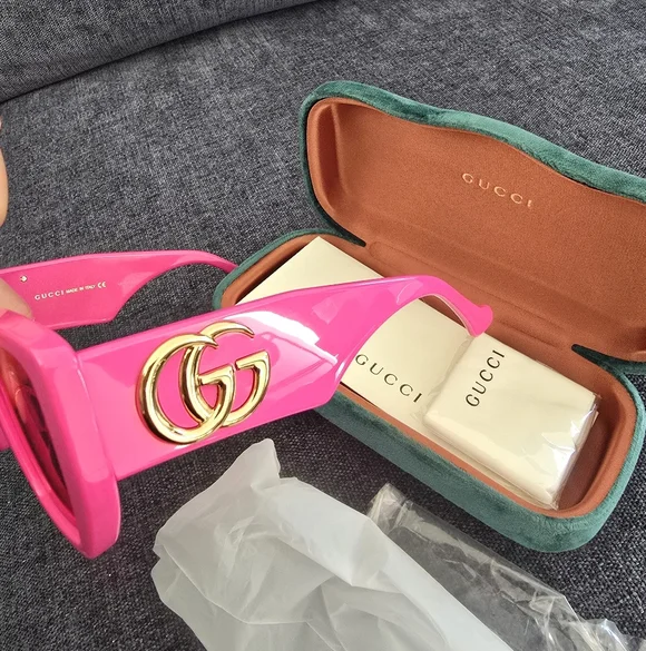 Gucci GG0956S Hot pink Gold GG logo square frame Sunglasses